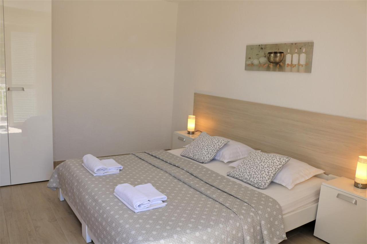 Apartments Irma Baška Voda Extérieur photo