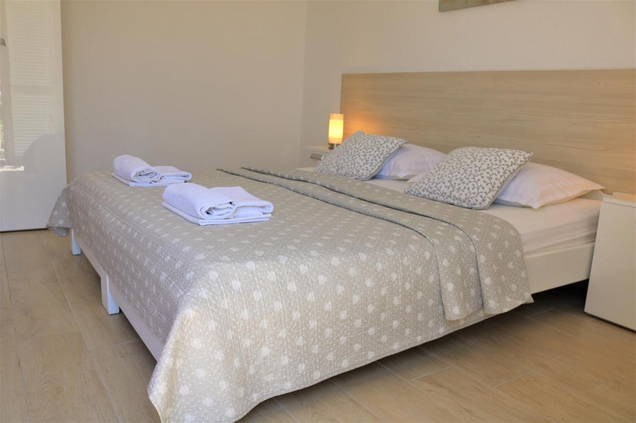 Apartments Irma Baška Voda Extérieur photo