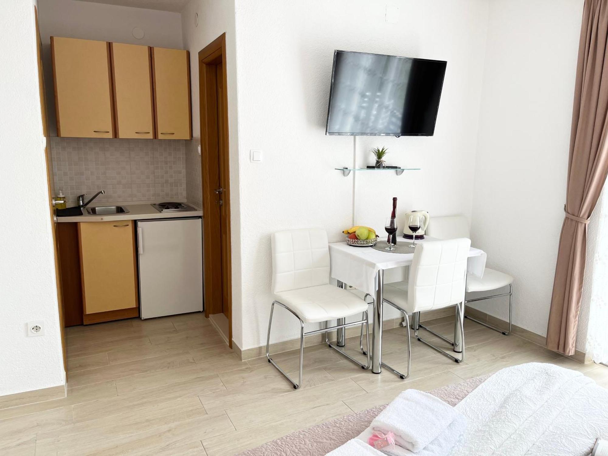 Apartments Irma Baška Voda Extérieur photo