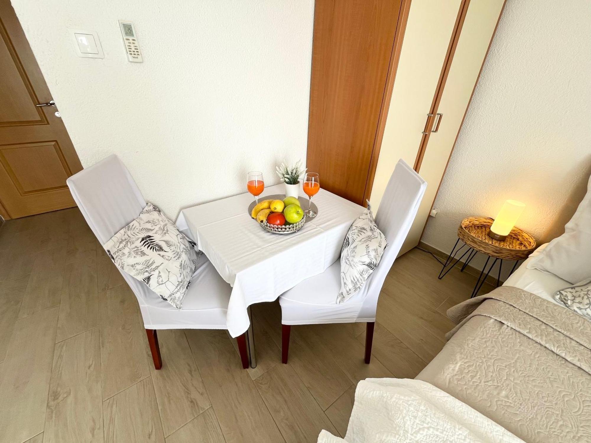 Apartments Irma Baška Voda Extérieur photo