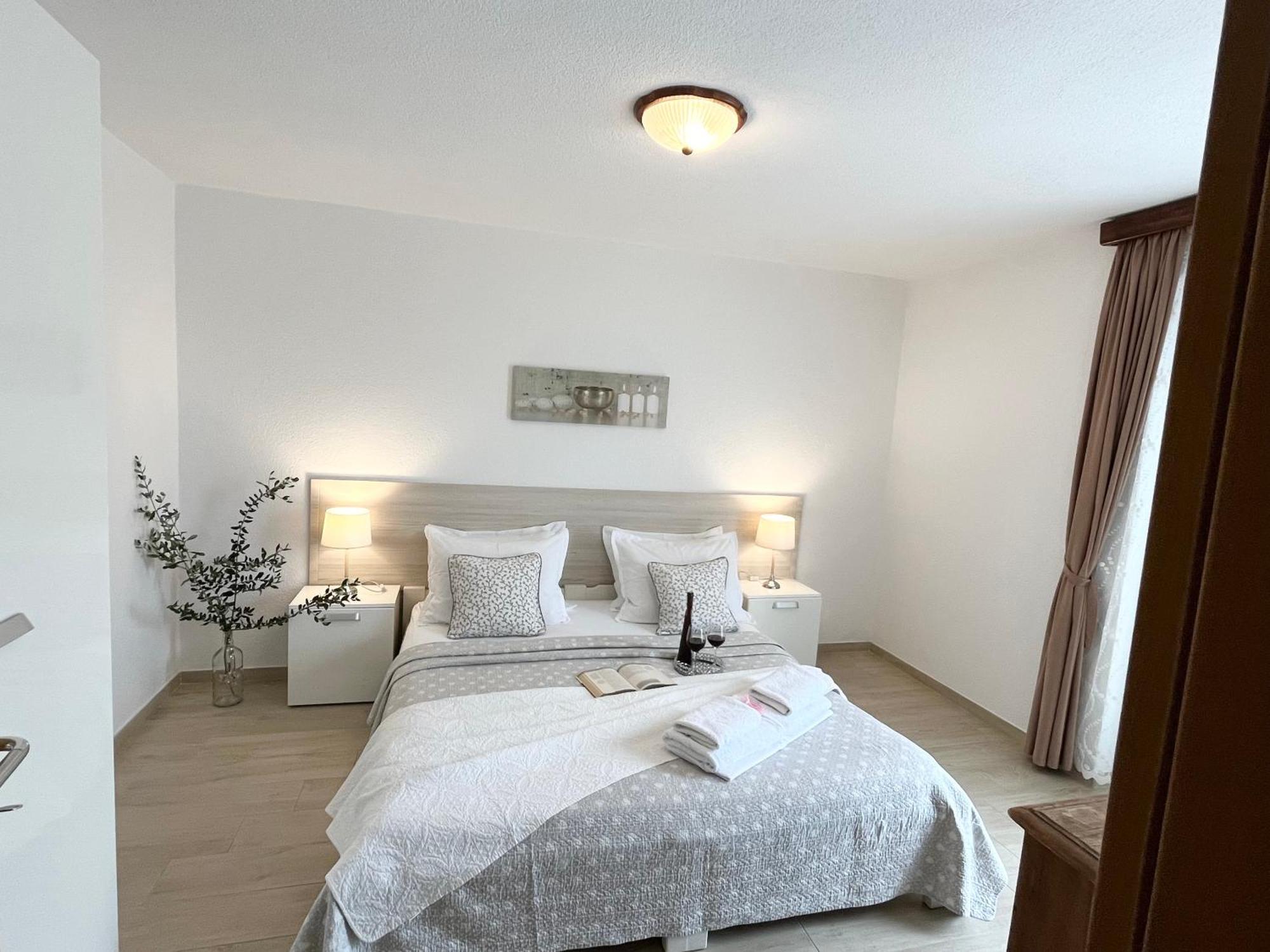 Apartments Irma Baška Voda Extérieur photo